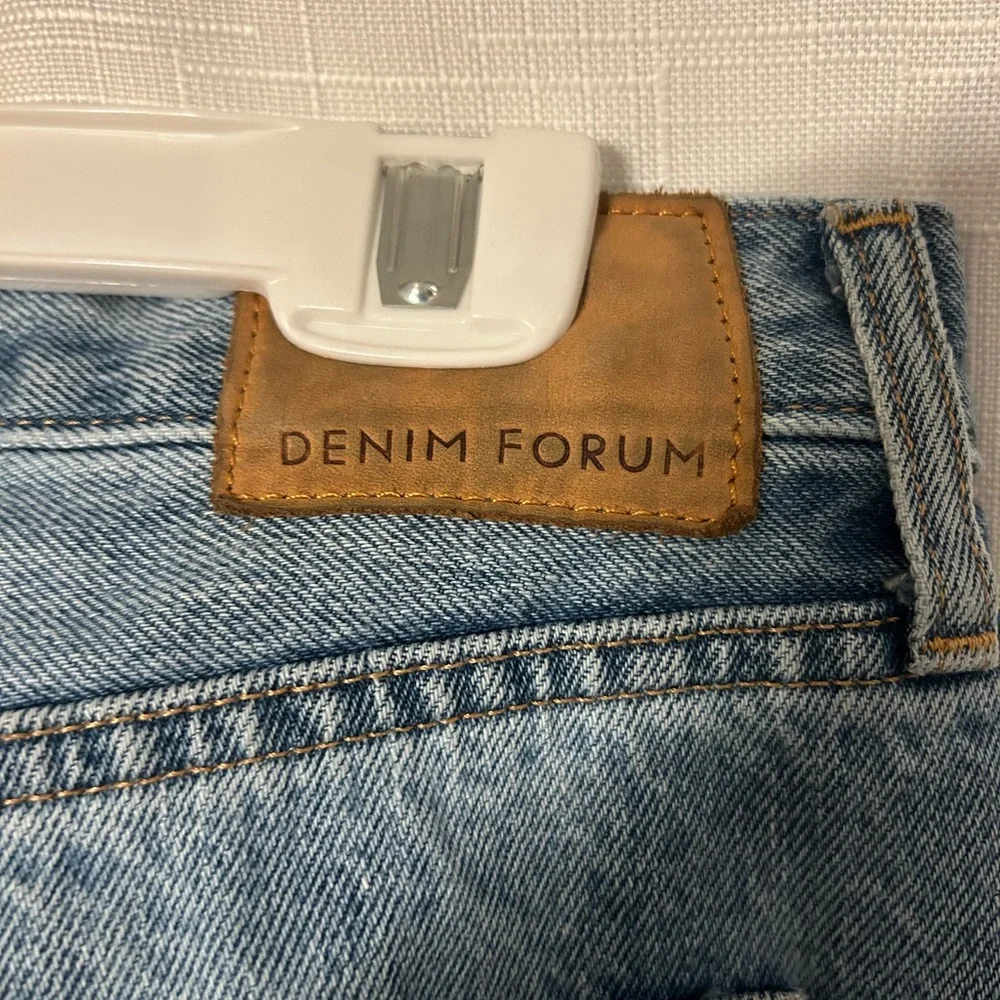 Denim Forum Light Blue Jeans - Picture 4 of 6